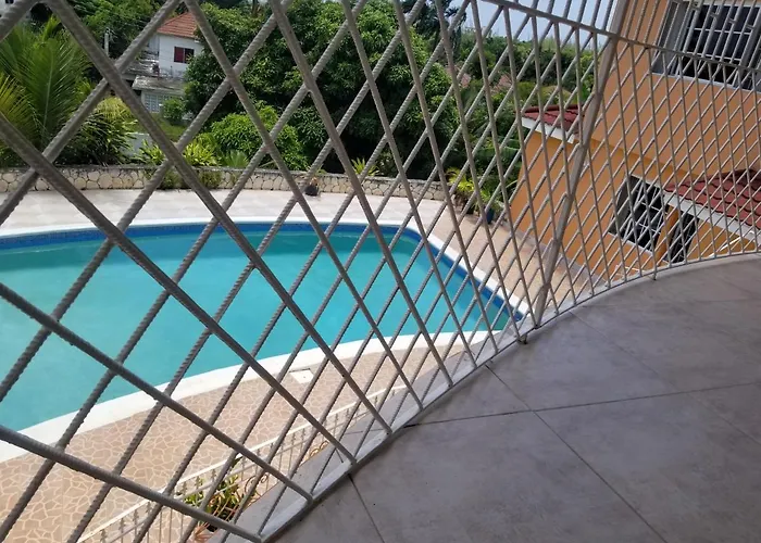 Chaudhry Second Floor Single Hotel