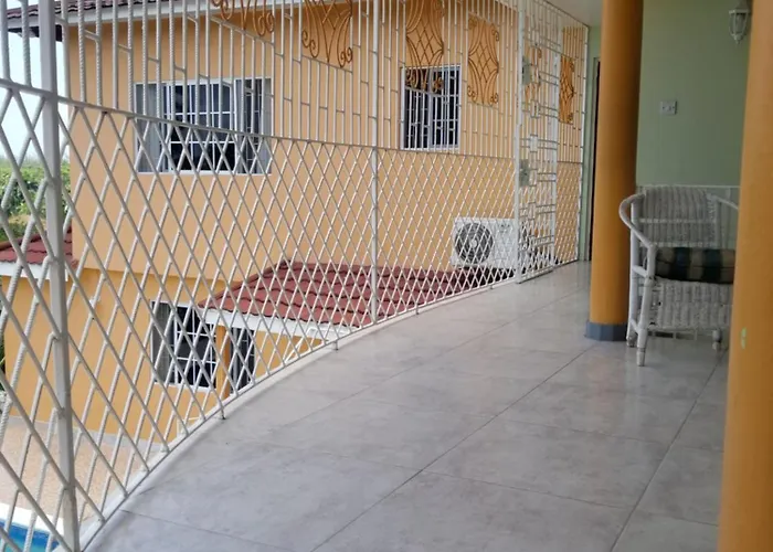 Hotel Chaudhry Second Floor Single